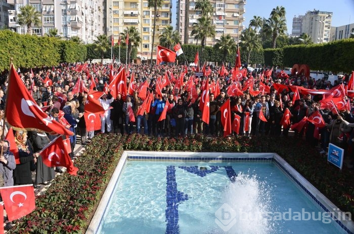 Adana'da teröre karşı 20 bin kişi yürüdü