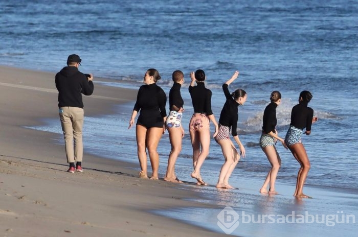 Victoria's Secret melekleriyle çekimde...