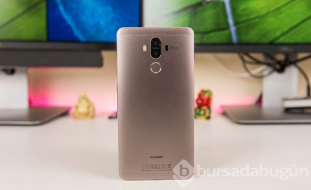 Merakla beklenen o telefon satışa sunuldu