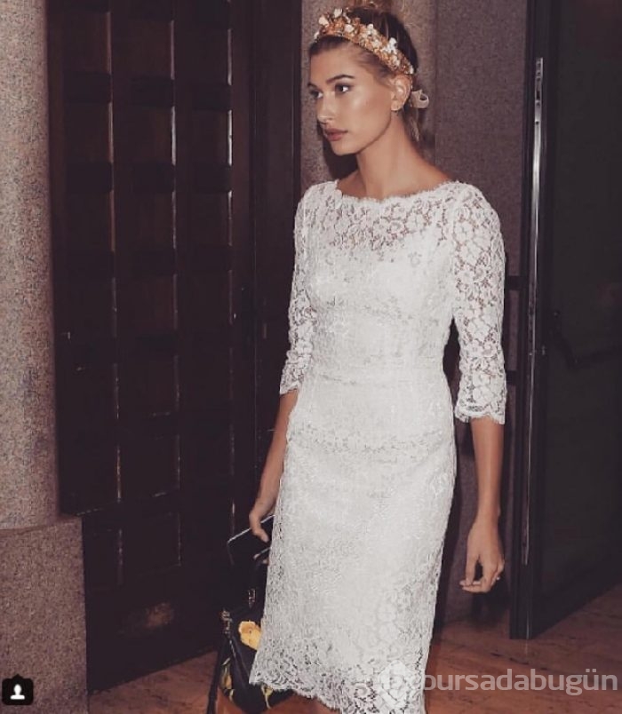 21 Aralık için Hailey Baldwin'i seçti 