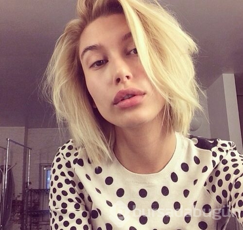 21 Aralık için Hailey Baldwin'i seçti 