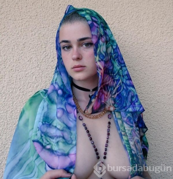 Moda dünyası onu konuşuyor