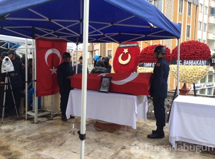 Bursalı Şehit Binbaşı Bülent Albayrak'ı binler uğurladı