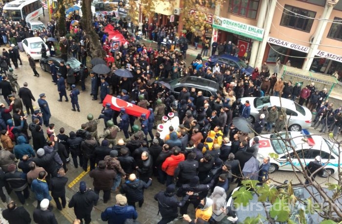 Bursalı Şehit Binbaşı Bülent Albayrak'ı binler uğurladı
