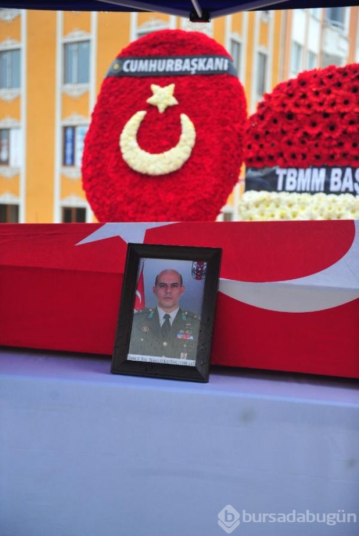 Bursalı Şehit Binbaşı Bülent Albayrak'ı binler uğurladı