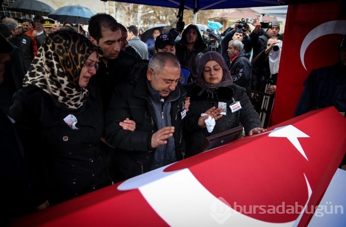 Bursalı Şehit Binbaşı Bülent Albayrak'ı binler uğurladı
