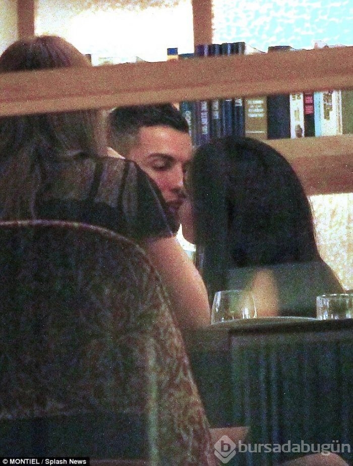 Ronaldo yeni sevgilisiyle dudak dudağa...