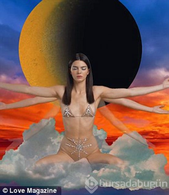 Kendall Jenner neredeyse çırılçıplak