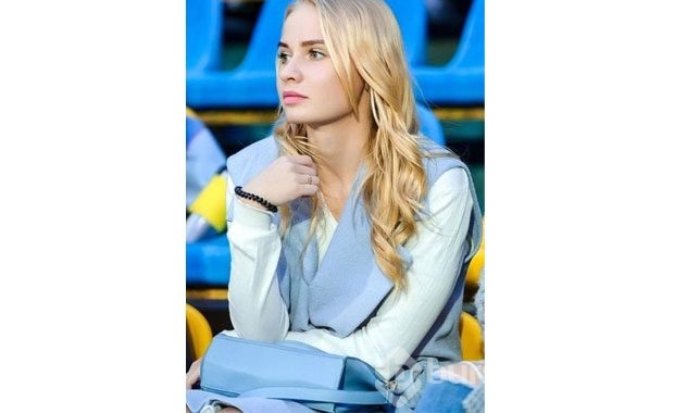 Rusya'da tribünleri ısıtan güzeller...