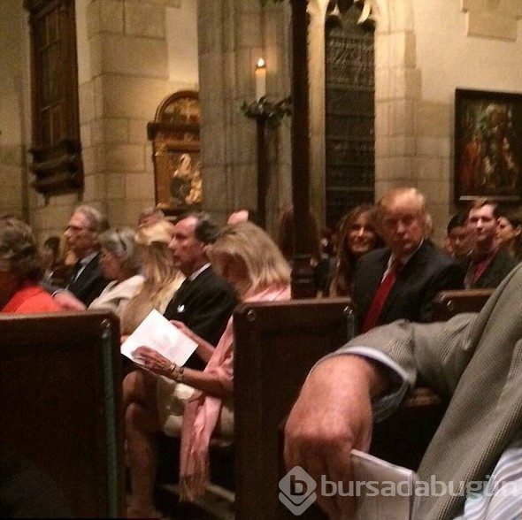 Melania Trump mini elbiseyle kilisede