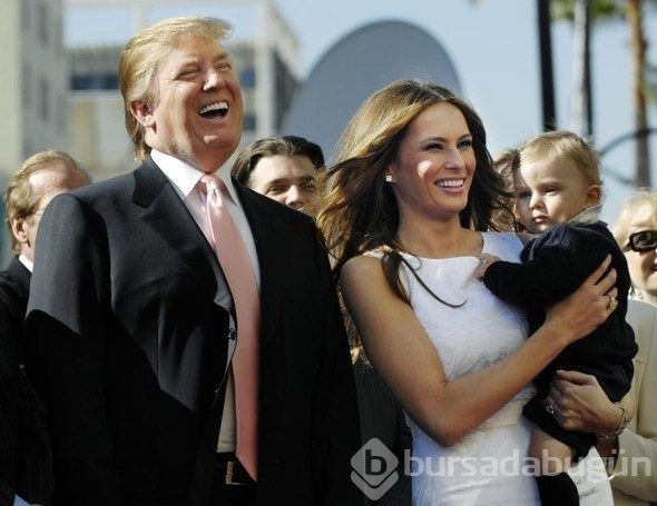 Melania Trump mini elbiseyle kilisede
