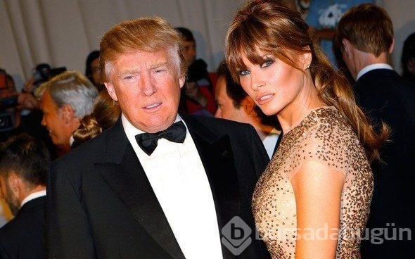 Melania Trump mini elbiseyle kilisede