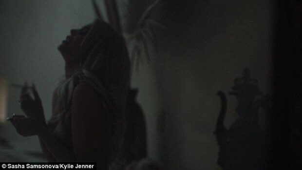 Kylie Jenner'ın üstsüz görüntüleri sızdırıldı