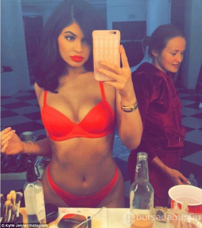 Kylie Jenner'ın üstsüz görüntüleri sızdırıldı