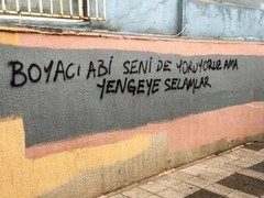 Komik duvar yazıları