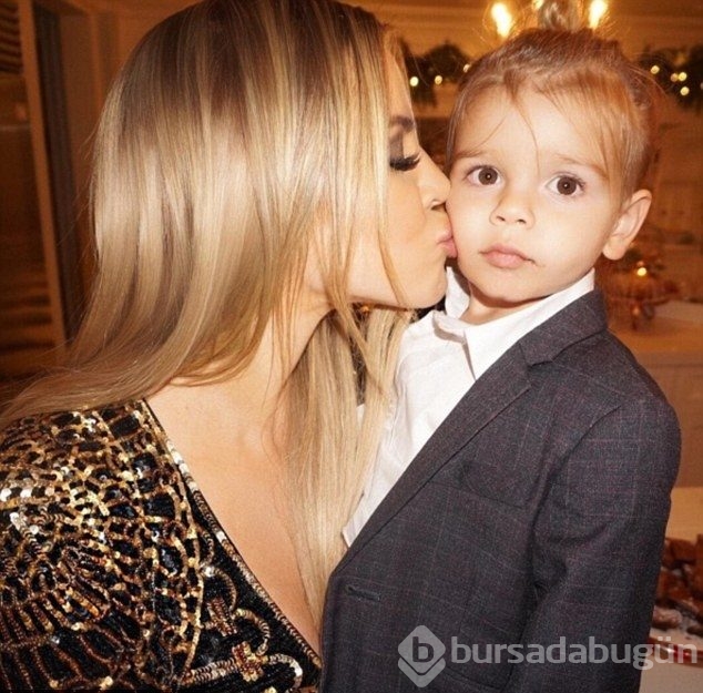 Kim Kardashian Noel kutlamasında