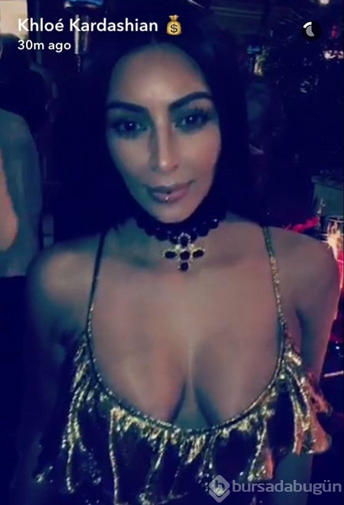 Kim Kardashian Noel kutlamasında