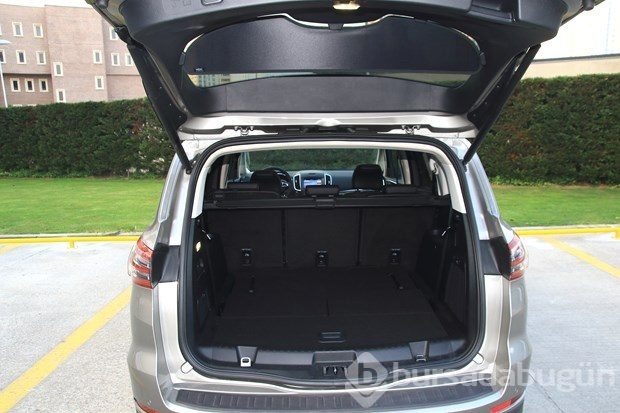 Yeni Ford S-Max gerçek bir aile otomobili