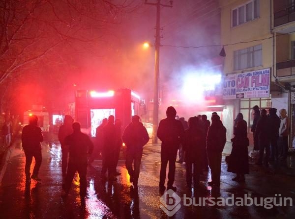 Bursa'da korkutan dükkan yangını; 1 yaralı 