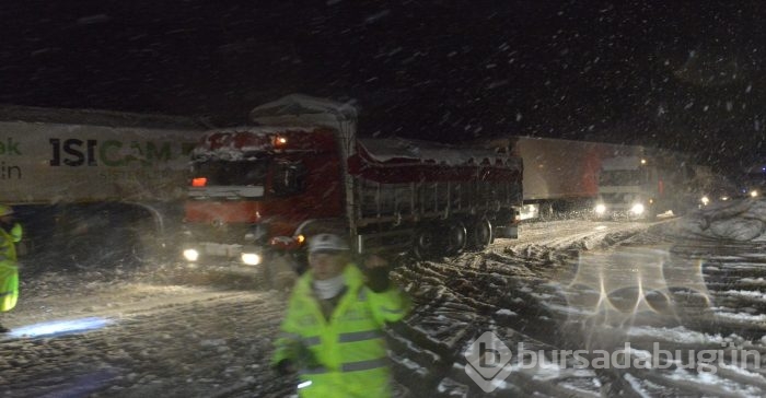 Bursa'da TIR kaydı yol ulaşıma kapandı