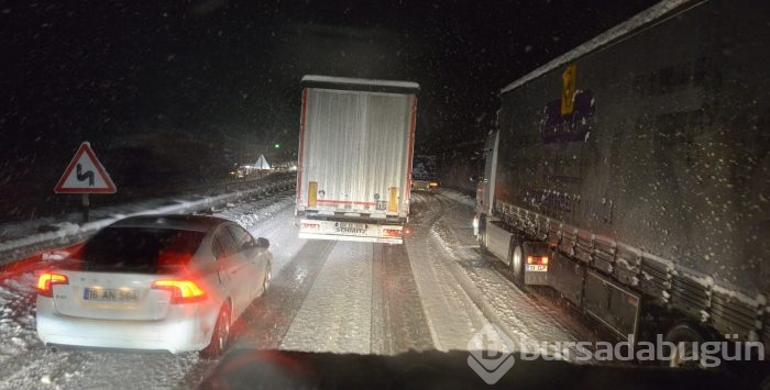 Bursa'da TIR kaydı yol ulaşıma kapandı
