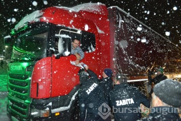 Bursa'da TIR kaydı yol ulaşıma kapandı