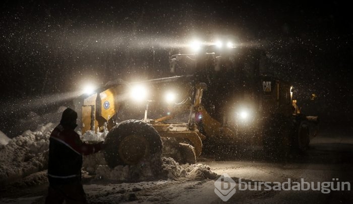 Bursa'da kar yağışı etkisini sürdürüyor