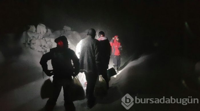 Bursa'da kar yağışı etkisini sürdürüyor