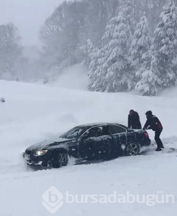 Bursa'da kar yağışı etkisini sürdürüyor