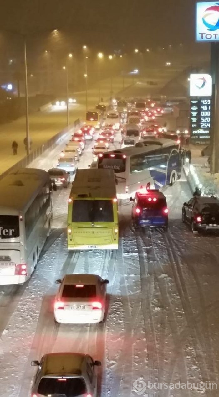 Bursa'da kar yağışı sebebiyle Mudanya yolu kapandı
