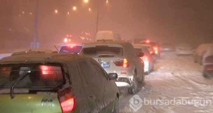 Bursa'da kar yağışı sebebiyle Mudanya yolu kapandı
