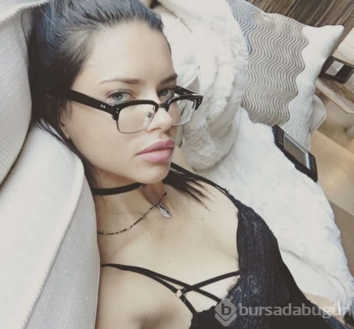 Adriana Lima'dan yeni yıl pozları