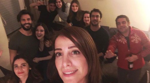 Ünlü isimlerden yılbaşı paylaşımları