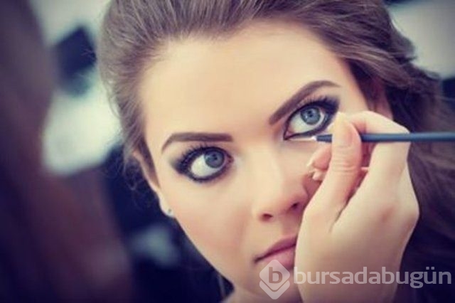 Kadınların yalnızken yaptığı 20 şey