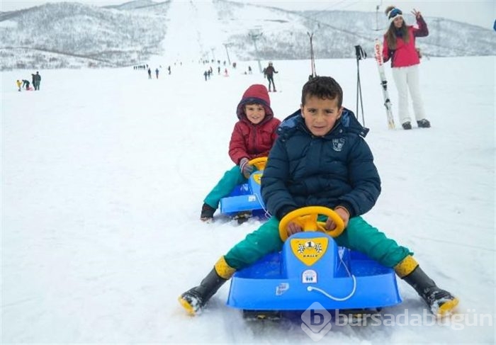 Kış turizminin yeni merkezi tatilcilerin akınına uğradı