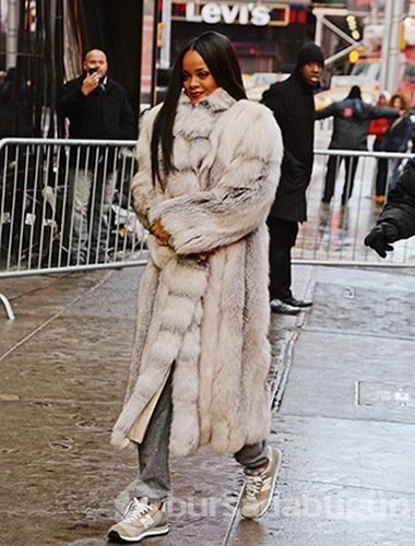 Rihanna'nın mont çılgınlığı