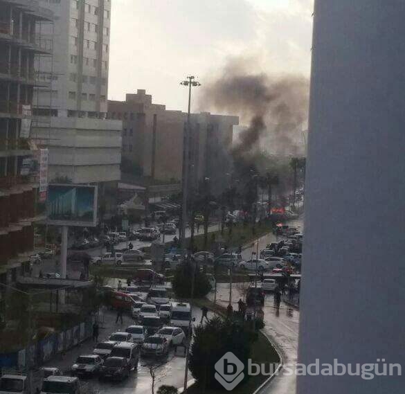 İzmir'de adliye önünde patlama