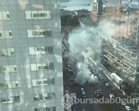 İzmir'de adliye önünde patlama