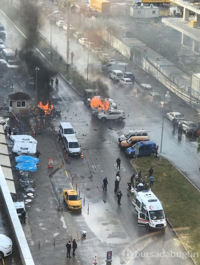 İzmir'de adliye önünde patlama