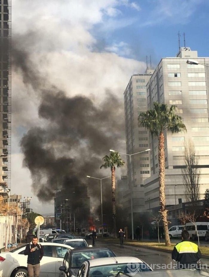 İzmir'de adliye önünde patlama