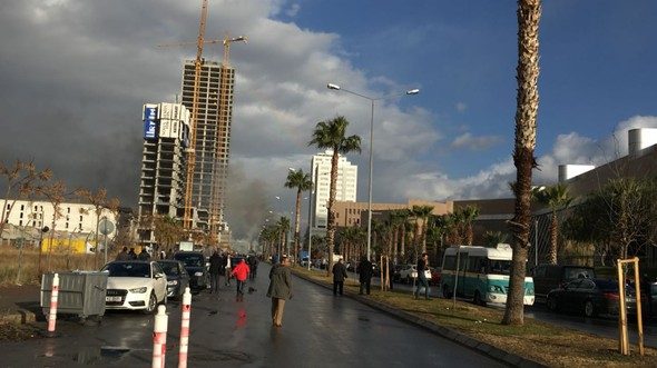 İzmir'de adliye önünde patlama