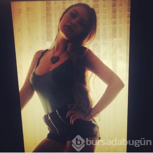 Yasemin Erbil'den cüretkar poz