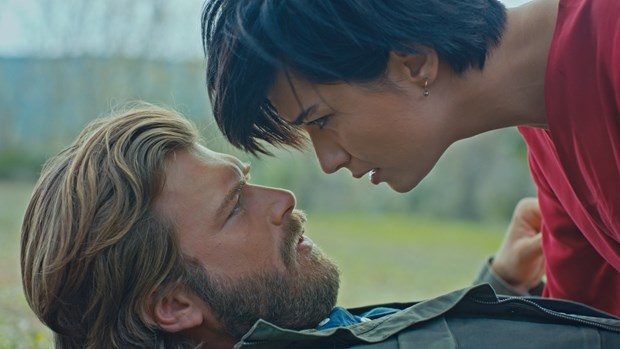 Farah Zeynep Abdullah ile Metin Akdülger birlikte mi? (Dizi aşkları)
