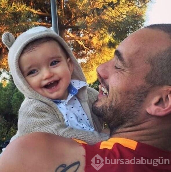 Sneijder'in oğlu tam bir stil ikonu!