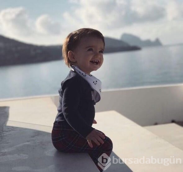 Sneijder'in oğlu tam bir stil ikonu!