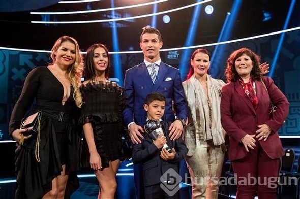 Ronaldo'nun yeni sevgilisi törene damga vurdu!
