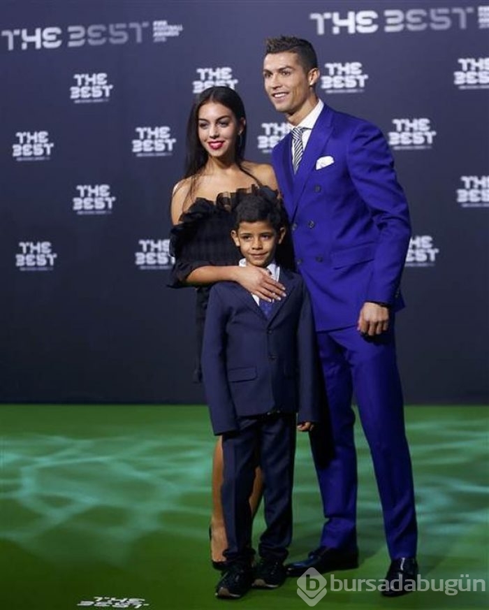 Ronaldo'nun yeni sevgilisi törene damga vurdu!