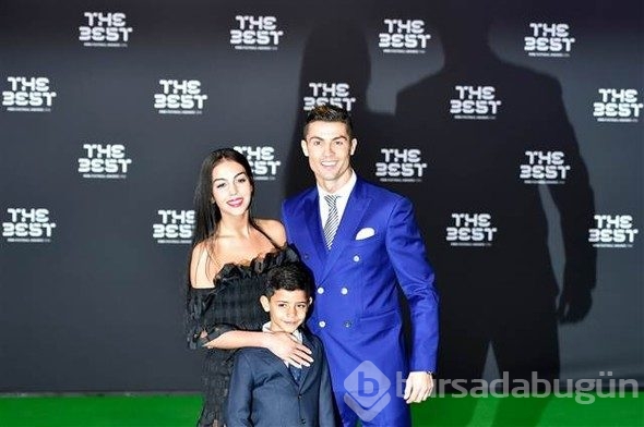 Ronaldo'nun yeni sevgilisi törene damga vurdu!