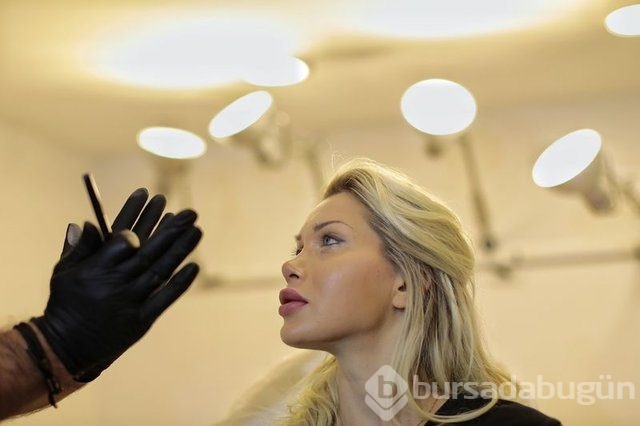 Pixee Fox barbie bebek ameliyatı için İstanbul'a geldi
