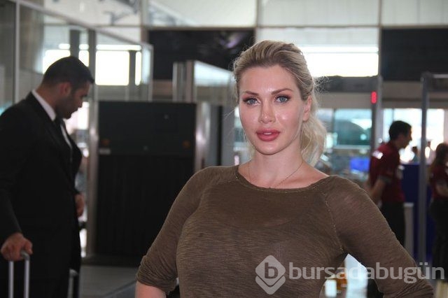 Pixee Fox barbie bebek ameliyatı için İstanbul'a geldi
